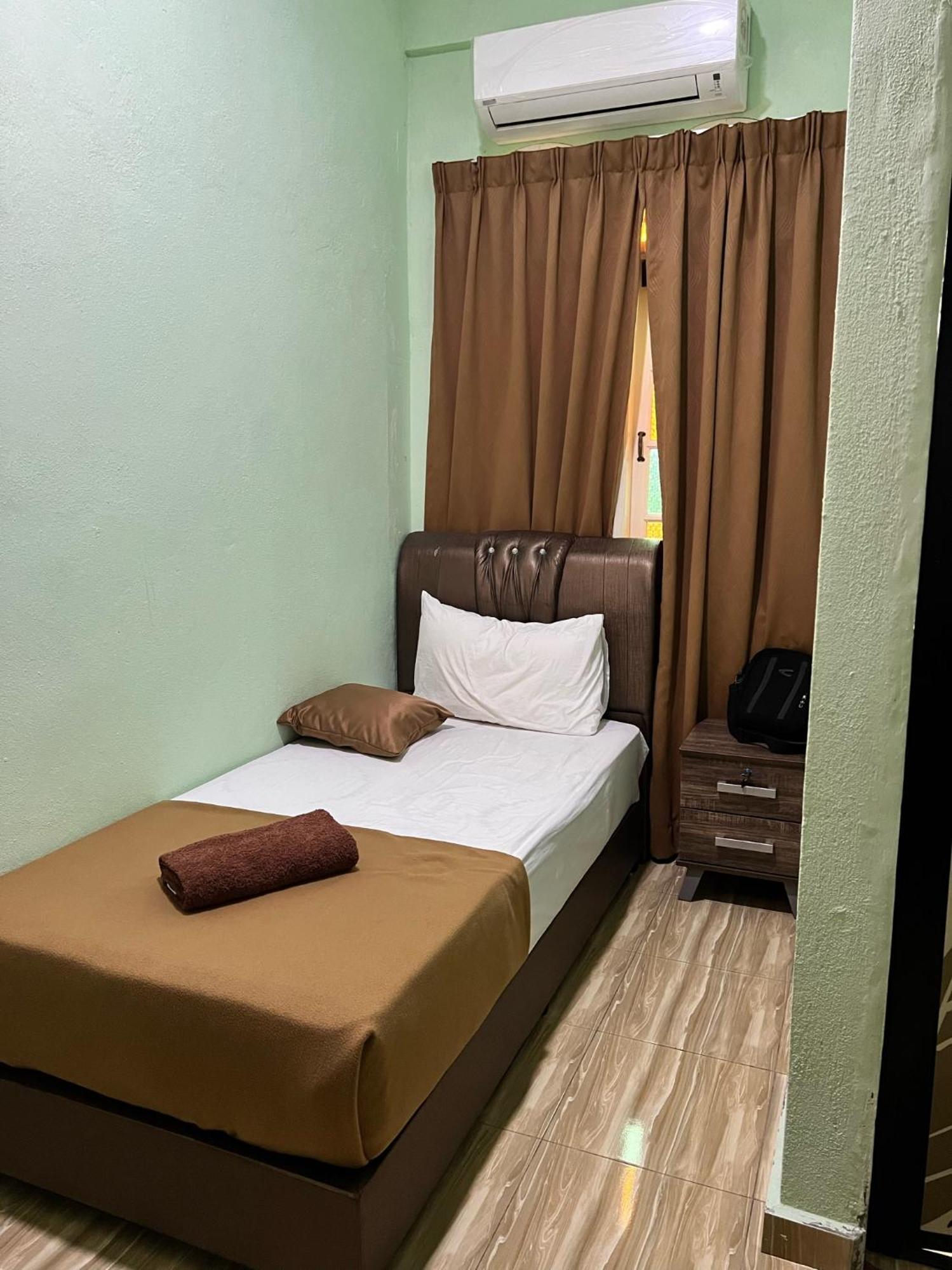 Hotel Perhentian Mama'S Kampong Pasir Hantu Exterior foto